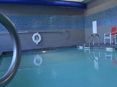 Holiday Inn Express Hotel & Suites Knoxville By Ihg Exterior photo