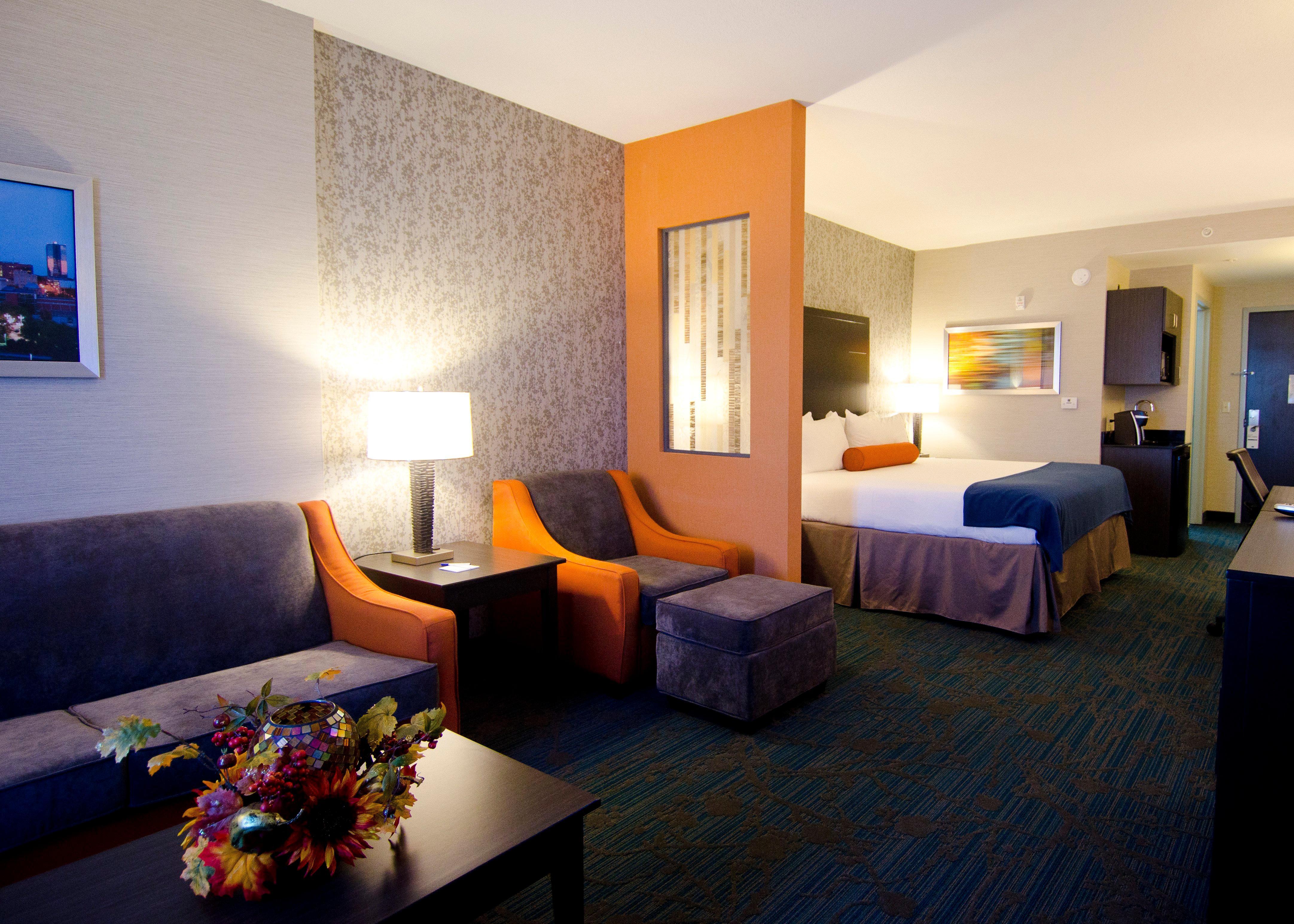 Holiday Inn Express Hotel & Suites Knoxville By Ihg Exterior photo