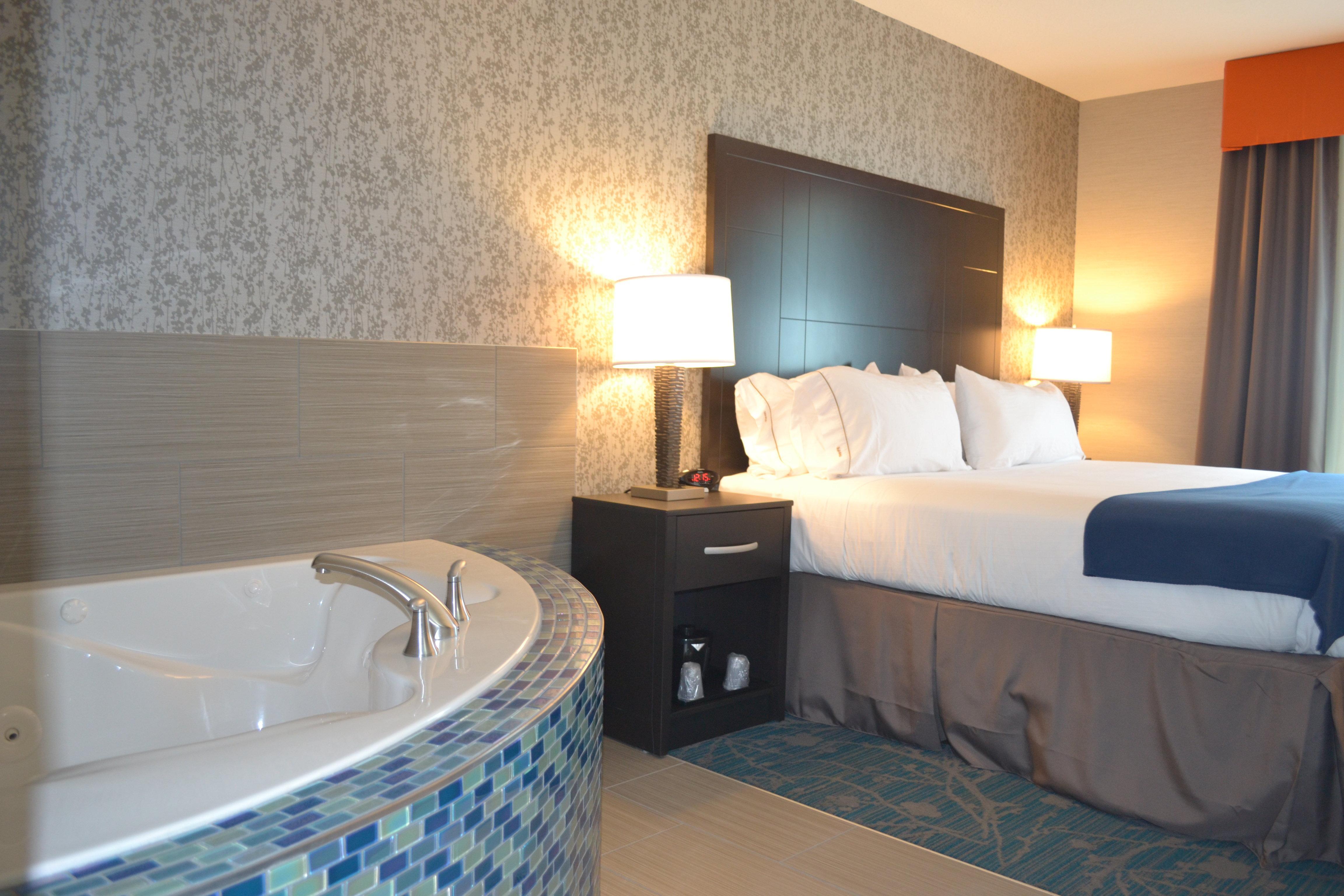Holiday Inn Express Hotel & Suites Knoxville By Ihg Exterior photo